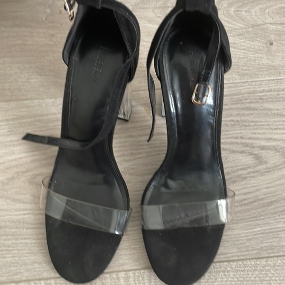 Black heels and clear bottoms - Picture 2 of 3